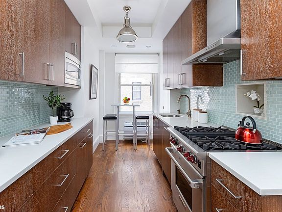 4th image of 91 Central Park W APT 6E