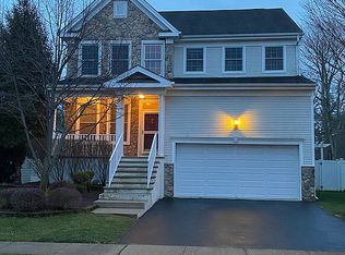 14 Palisades Rd, Old Bridge, NJ 08857