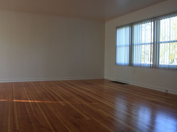 3rd image of 1334 Hunt Ave