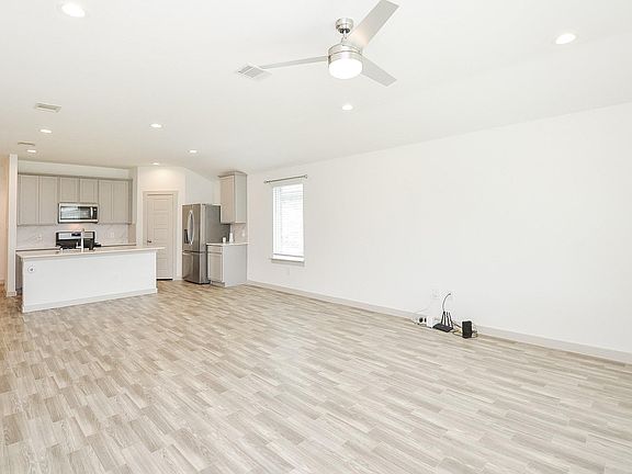 5th image of 7823 Brushwood Dr