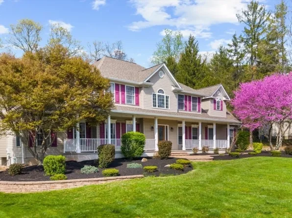 9 Hartley Ct, Alexandria Twp., NJ 08848