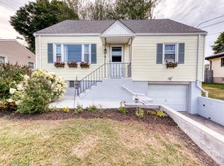 78 Edgecomb St, Hamden, CT 06517