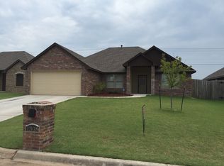 1308 Ridgeway Dr, Moore, OK 73160