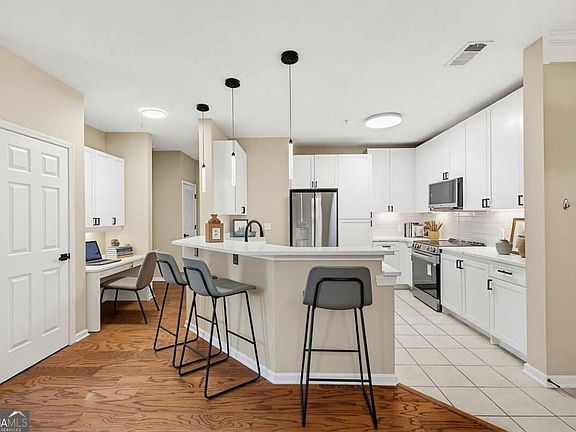 4th image of 400 17th St NW Unit 2322