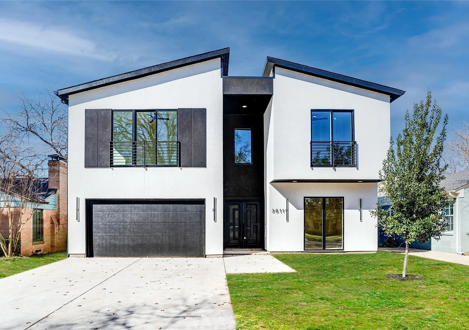 4-Bedroom 5-Bathroom Luxury Home for Rent in Mockingbird Park South, Dallas | Near Love Field & M... — Photo 1