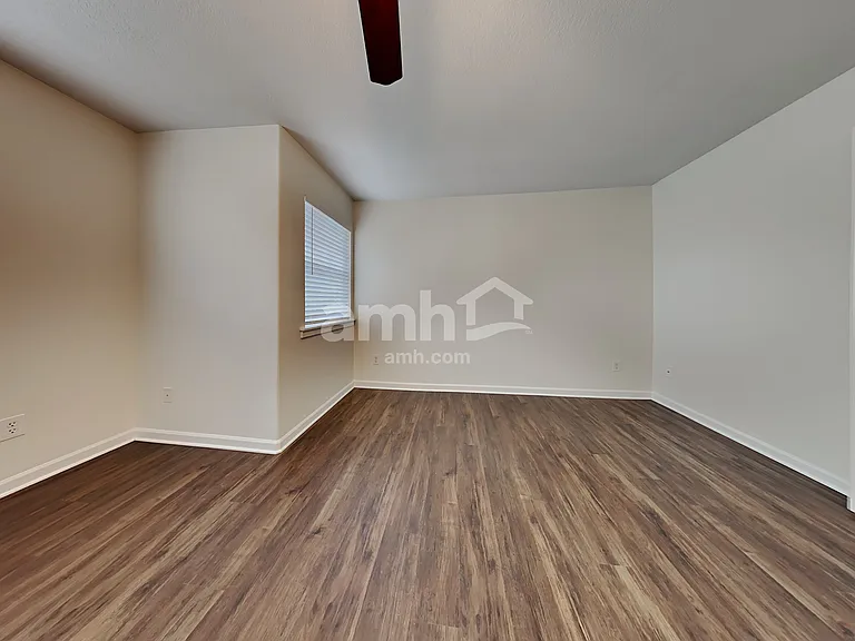 10111 NE 28th Pl — Photo 11