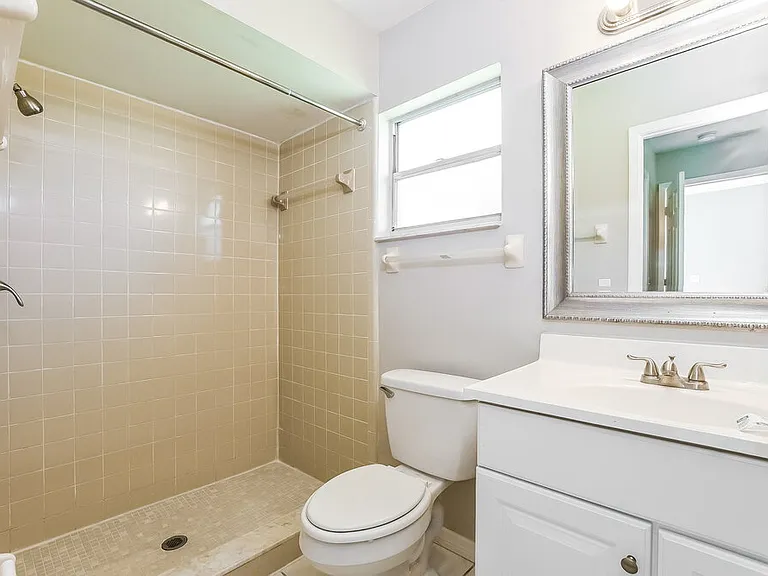 1410 Orchid Ln — Photo 11