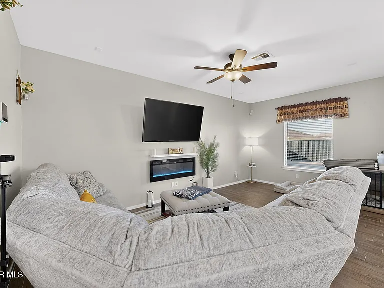 14717 Charles Foster Ave — Photo 18
