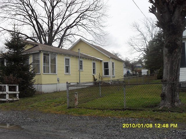 2nd image of 943 Central Ave