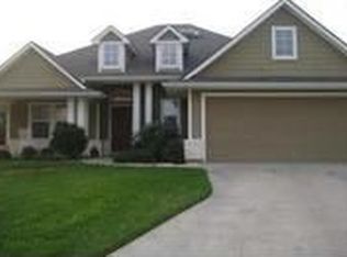 2702 Lynnwood Ct, Bryan, TX 77807