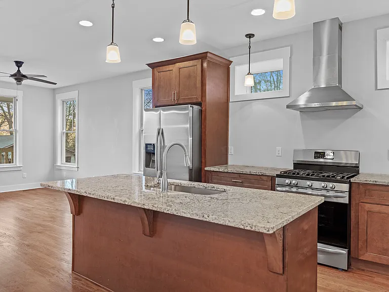 5721 Alabama Ave — Photo 9