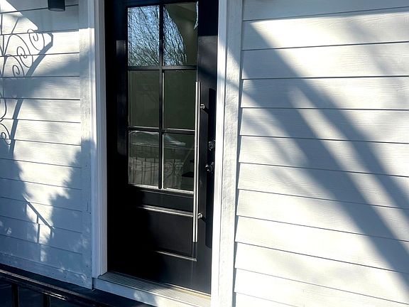 4th image of 3114 S Karlov Ave