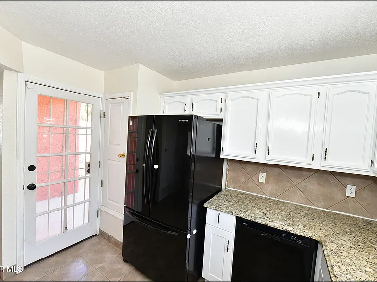 12121 Tower Hill Dr — Photo 16