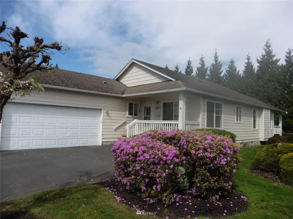 1075 Fidalgo Dr, Burlington, WA 98233