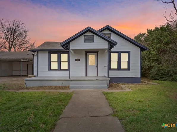 405 S Monroe St, Mc Gregor, TX 76657