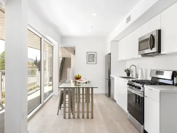 11700 Magnolia Blvd, Valley Village, CA