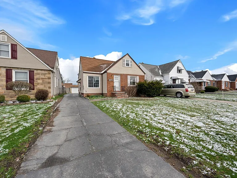 4153 Stilmore Rd — Photo 3