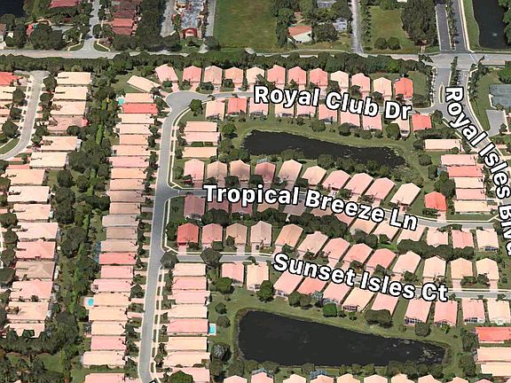 Home For Sale In Royal Lakes