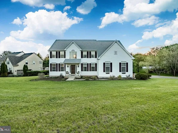 200 Devon Ln, Schwenksville, PA 19473