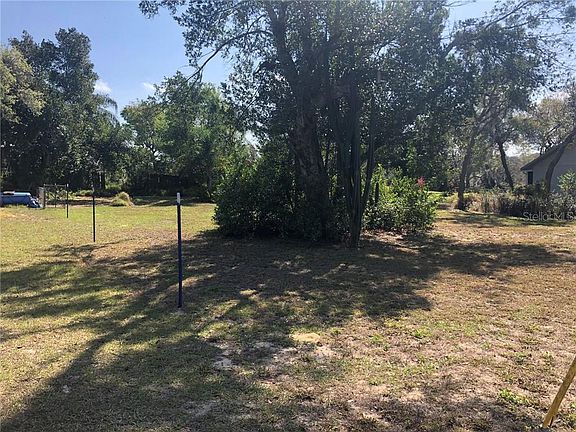 5th image of Highview Dr