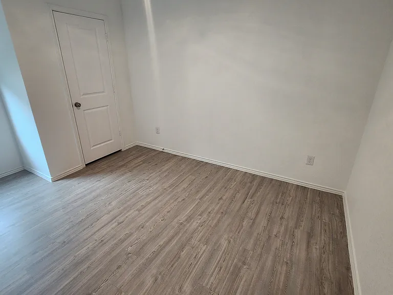 2815 Charpak Dr — Photo 21