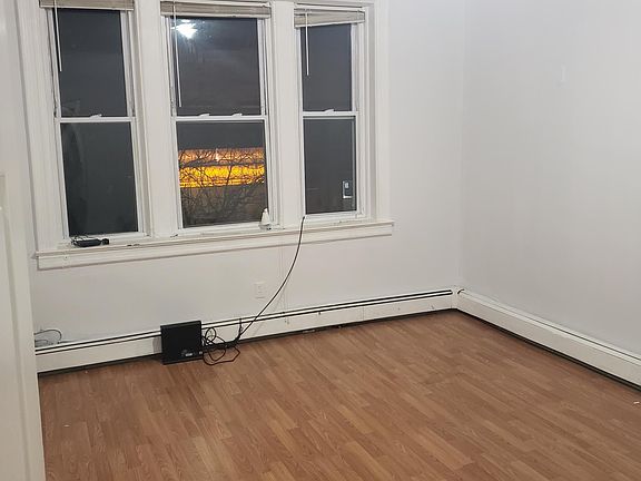 4th image of 126 Mallory Ave Floor 2