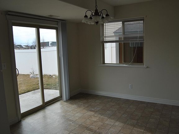 4th image of 3528 Pearce Dr