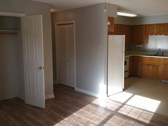 Living Room / Kitchen