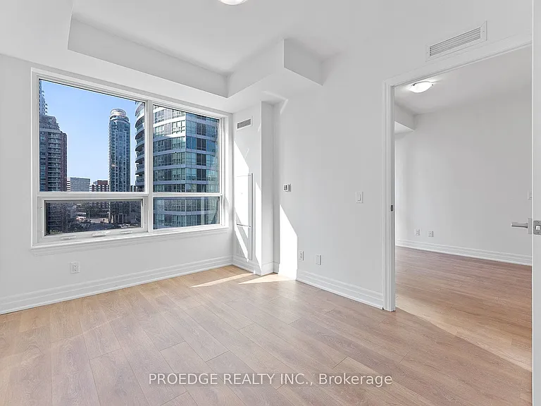 30 Elm Dr W #801 — Photo 12