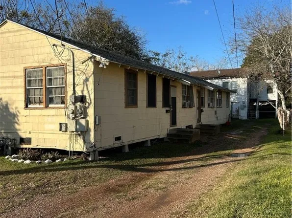 1408 E Commercial St, Victoria, TX 77901