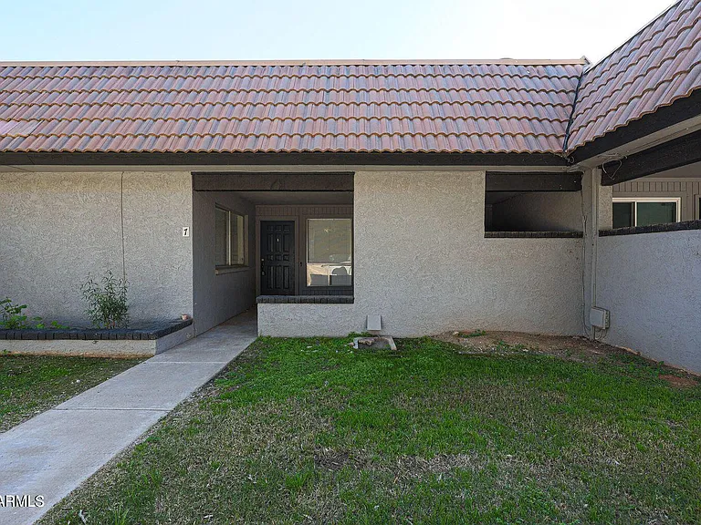 9001 W Elm St #7 — Photo 2