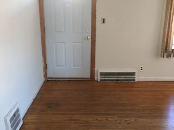 3rd image of 25413 Lehigh St