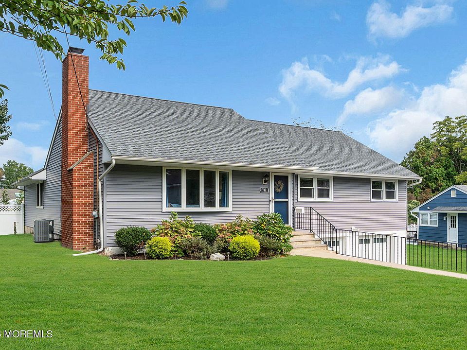 1st image of 712 Howell Drive