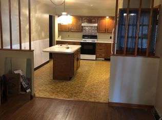 2443 S 15th St, Springfield, IL 62703