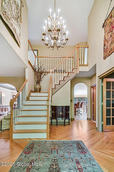 4th image of 21 E Claremont Drive