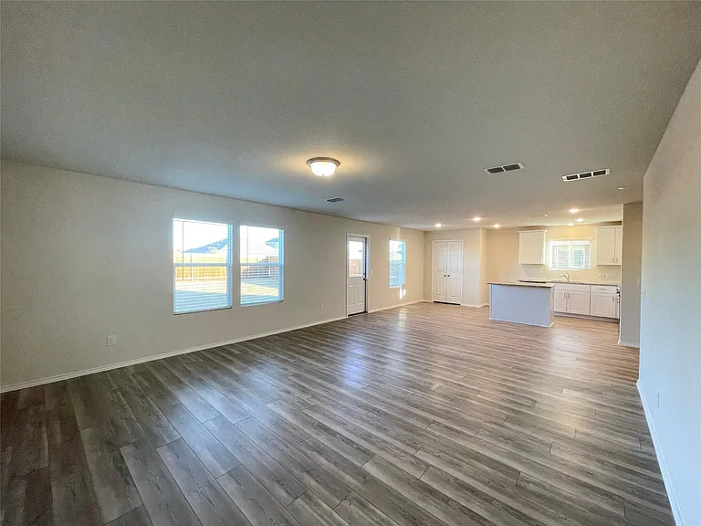 16020 Rein Ave — Photo 7