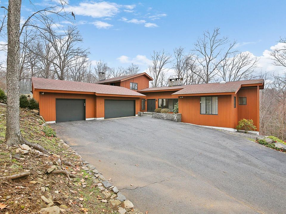 822 Sleepy Hollow Rd-large-015-015-012-1500x1000-72dpi.jpg