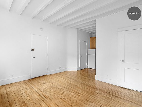 4th image of 15 Cornelia St #1FF