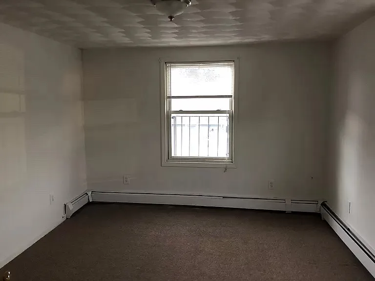1 bed, 950 sqft, $2,000 — Photo 2