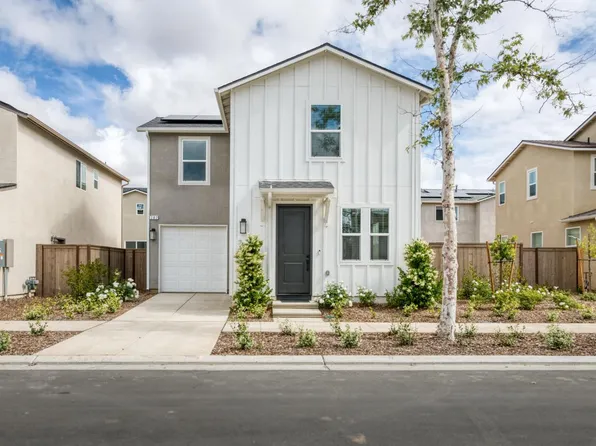 787 Laina Ave, Madera, CA 93636