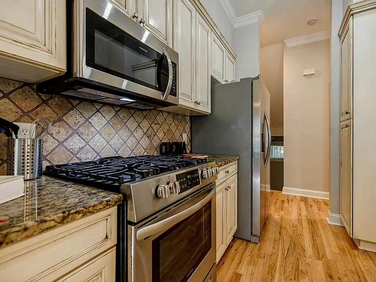 237 Carlyle Park Dr NE — Photo 13