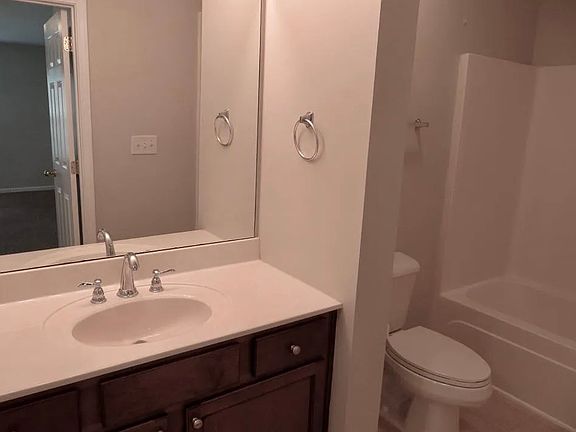 5th image of 2627 Longleaf Pl