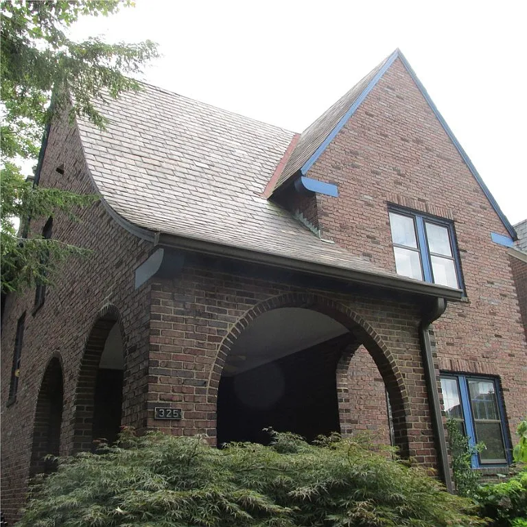 325 Leroi Rd photo 1