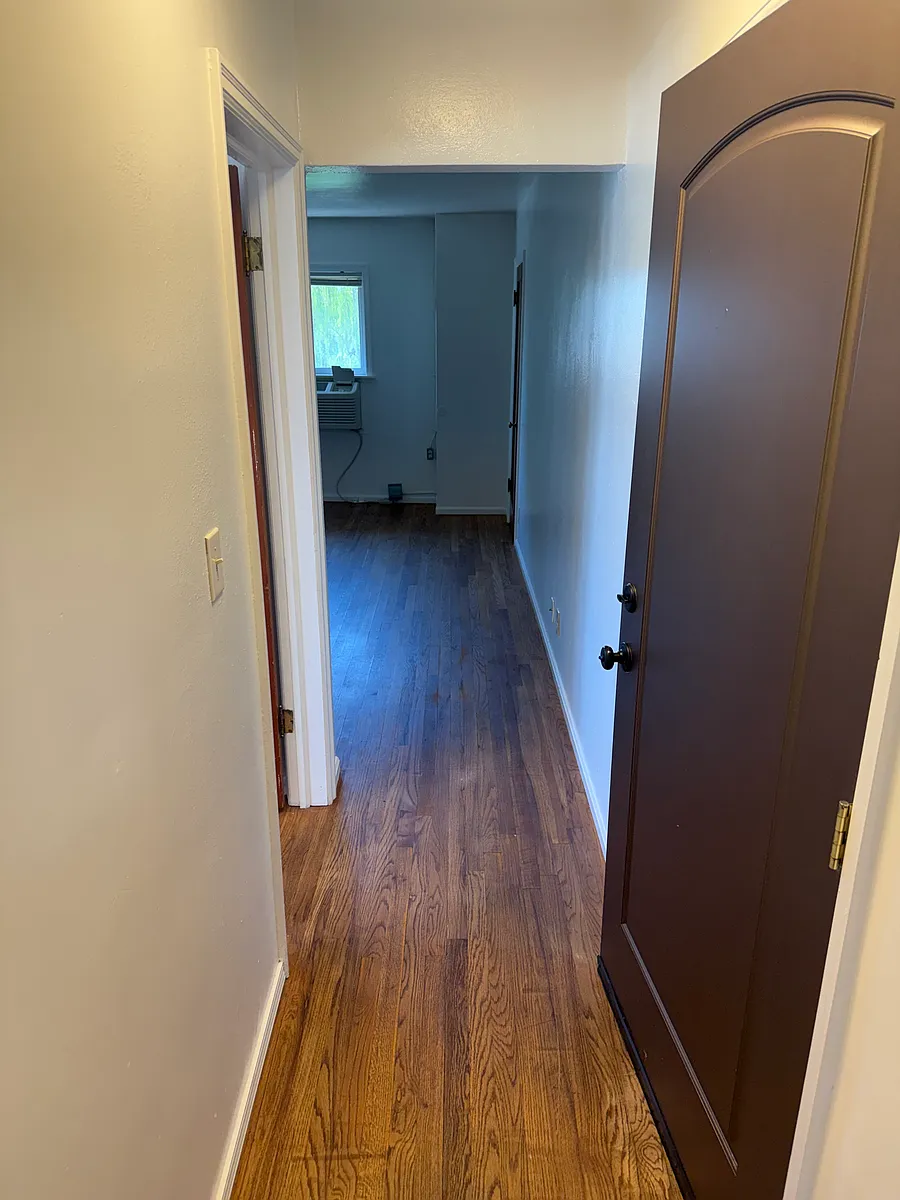 Building Photo - 2618 W Fairview Ave #2