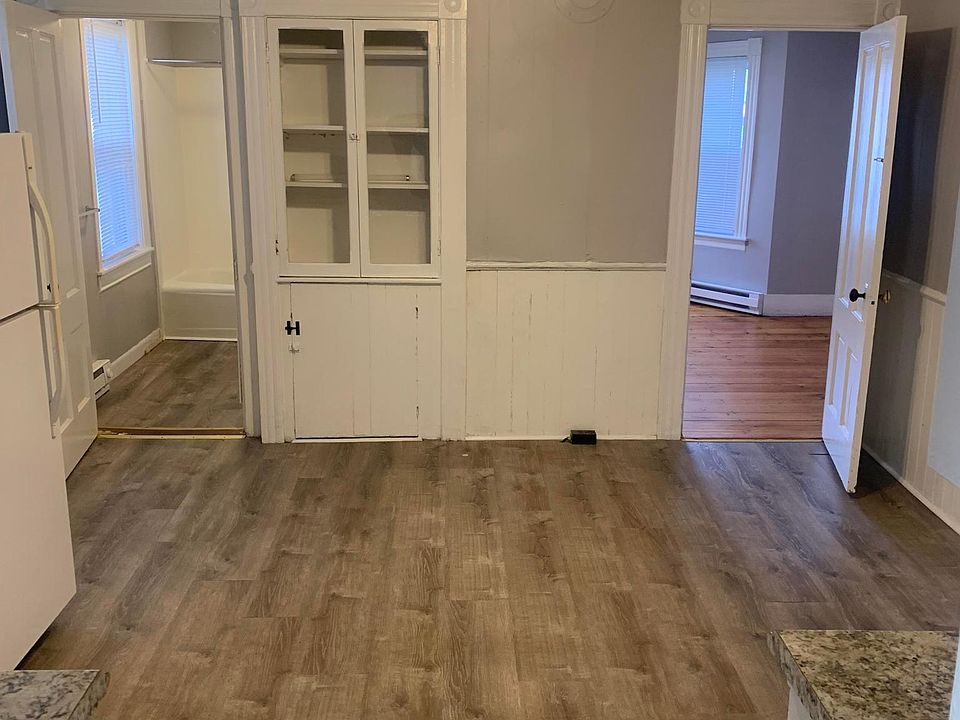 69 Nichols St Gardner MA Zillow