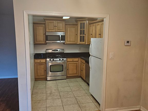 2nd image of 6143 Leesburg Pike APT 604