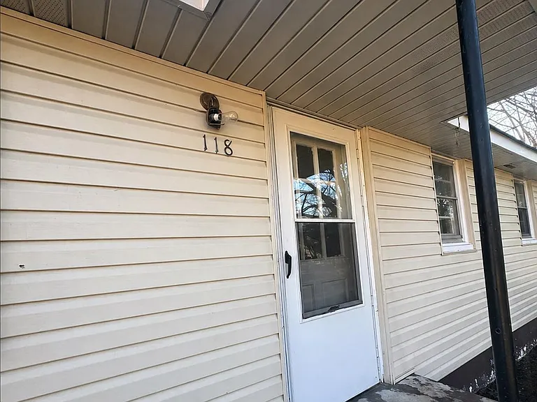 120 Brockway Ave — Photo 2