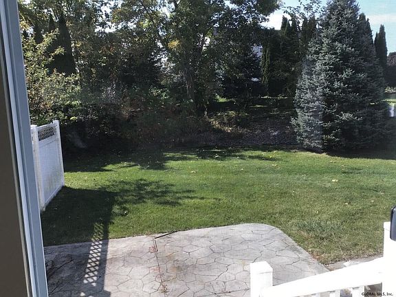 4th image of 11 Paddlewheel Ct