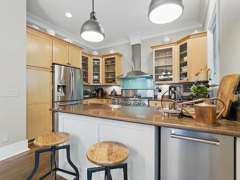 221 E Park Ave — Photo 17