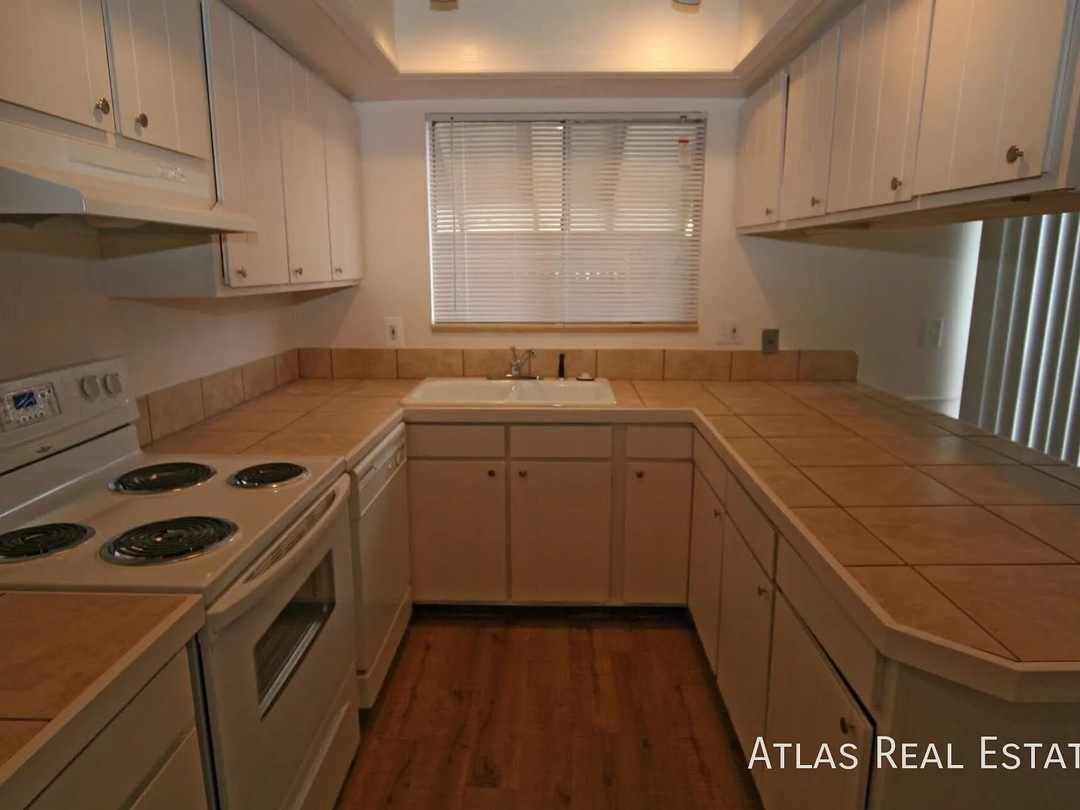 Iris Street Townhomes — Photo 3